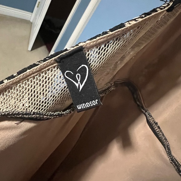 Lace black and cream formal/semi formal dress - Picture 2 of 3